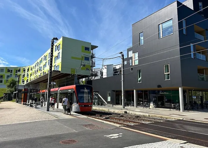 Moderne Hus - Sentralt, Rolig Med Gratis Parkering