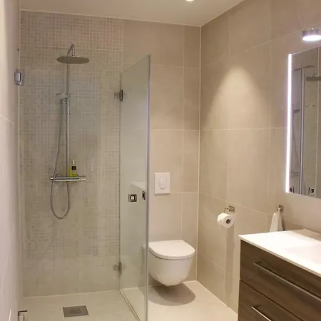 Moderne Hus - Sentralt, Rolig Med Gratis Parkering * 베르겐