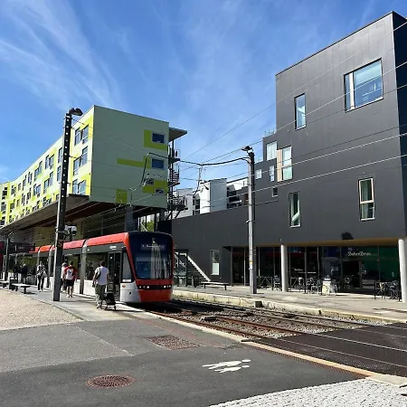 Moderne Hus - Sentralt, Rolig Med Gratis Parkering