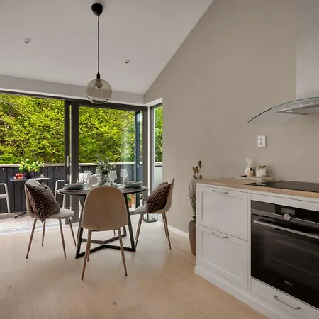 Appartamento Moderne Hus - Sentralt, Rolig Med Gratis Parkering