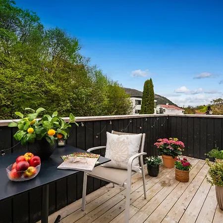 Appartamento Moderne Hus - Sentralt, Rolig Med Gratis Parkering