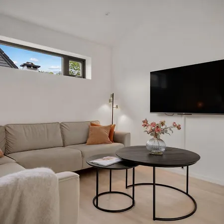 Moderne Hus - Sentralt, Rolig Med Gratis Parkering Appartamento *