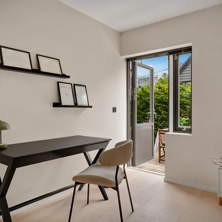 Moderne Hus - Sentralt, Rolig Med Gratis Parkering Appartamento *